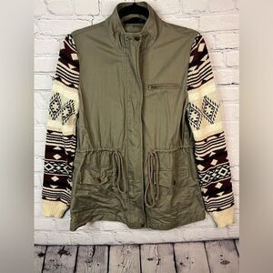 Miss Daisy Utility Army Green Aztec Sweater Sleeve Jacket Drawstring Waist Small